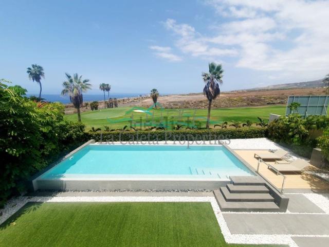 Casa en venta en La Caleta, Adeje