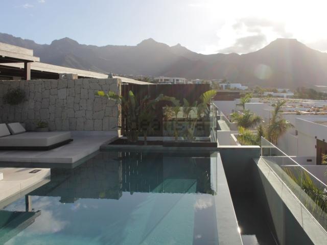 Casa en venta en La Caleta, Adeje