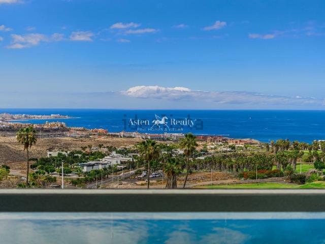 Casa en venta en La Caleta, Adeje