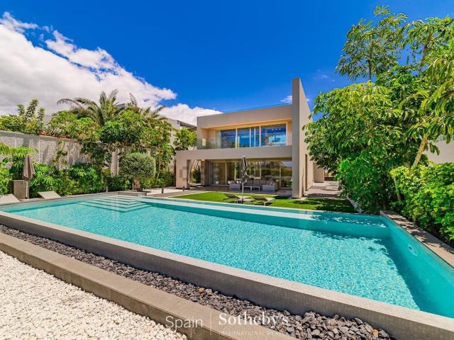 Casa en venta en La Caleta, Adeje