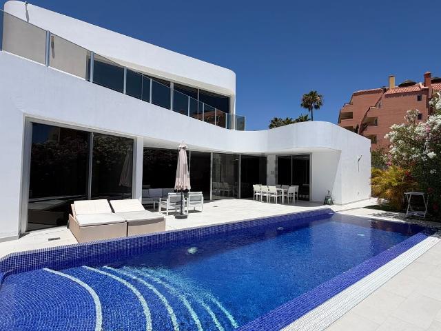 Casa en venta en La Caleta, Adeje