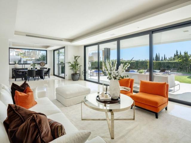 Casa en venta en La Carolina, Costa del Sol Occidental