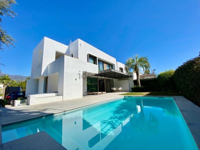 Casa en alquiler en La Carolina, Costa del Sol Occidental