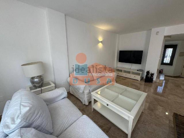 Casa en alquiler en Nueva Andalucía, Costa del Sol Occidental