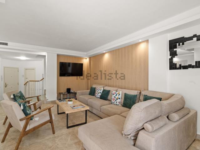 Casa en alquiler en Nueva Andalucía, Costa del Sol Occidental