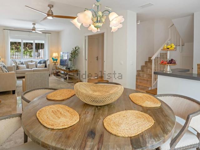 Casa en alquiler en Nueva Andalucía, Costa del Sol Occidental