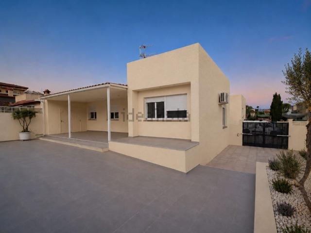 Casa en venta en Urbanització Bell Horitzó, la Marina Baixa