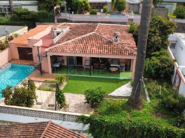 Casa en venta en Las Cuevas, La orotava