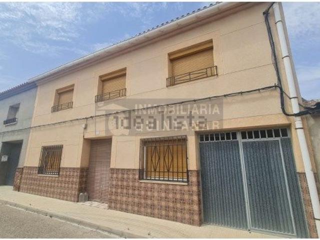 Casa en venta en La Puebla De Almoradiel, Toledo