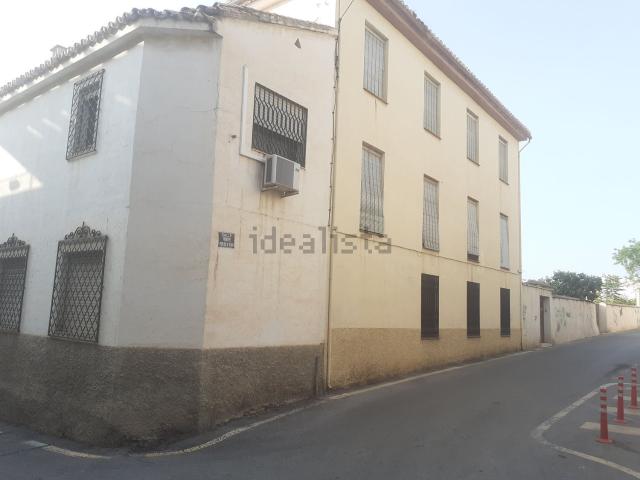 Casa en venta en La Zubia