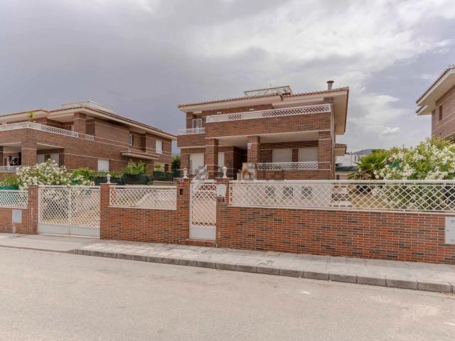 Casa en venta en Laurel de la Reina, La Zubia
