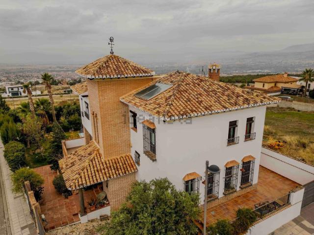 Casa en venta en Laurel de la Reina, La Zubia