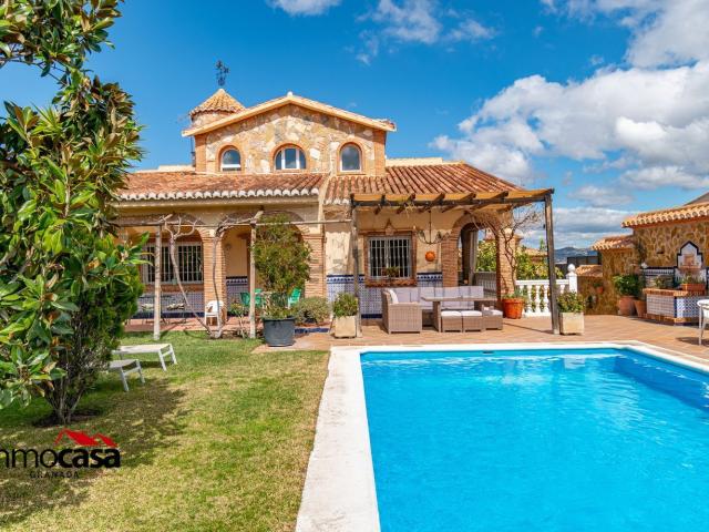 Casa en venta en La Zubia, Laurel de la Reina