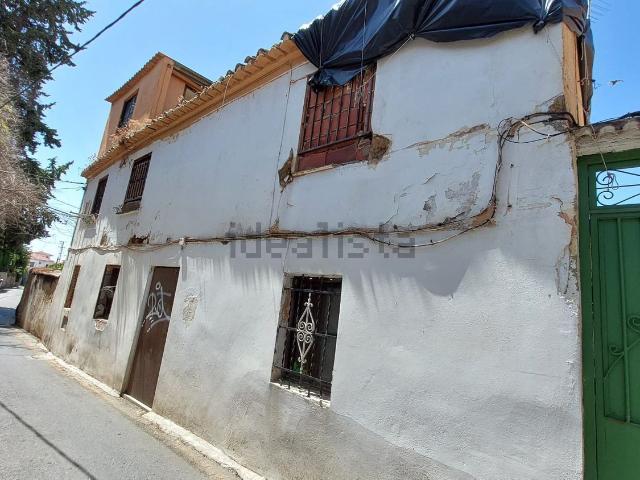Casa en venta en La Zubia