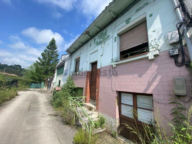 Casa en venta en Langreo, Barrio de San José