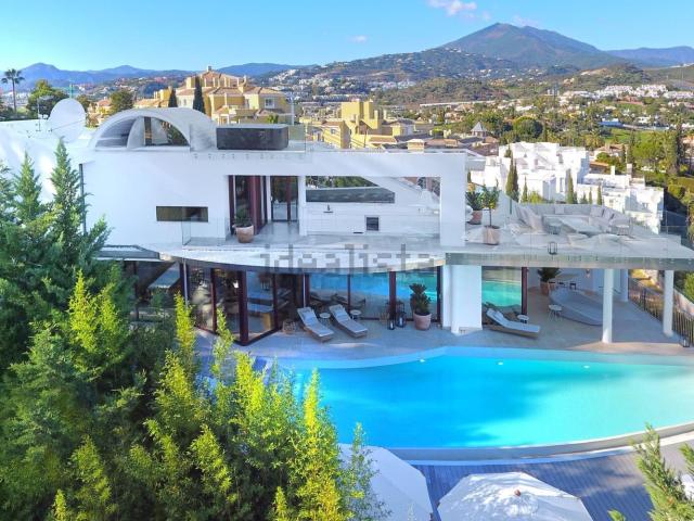 Casa en alquiler en Nueva Andalucía, Costa del Sol Occidental