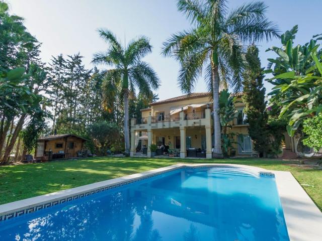 Casa en venta en Nueva Andalucía, Costa del Sol Occidental