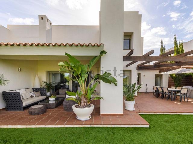 Casa en venta en Orihuela, Residencial Mimosa (Las Colinas Golf)