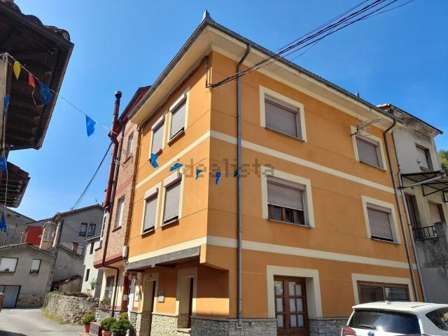 Casa en venta en San Pedro de Villoria, Laviana