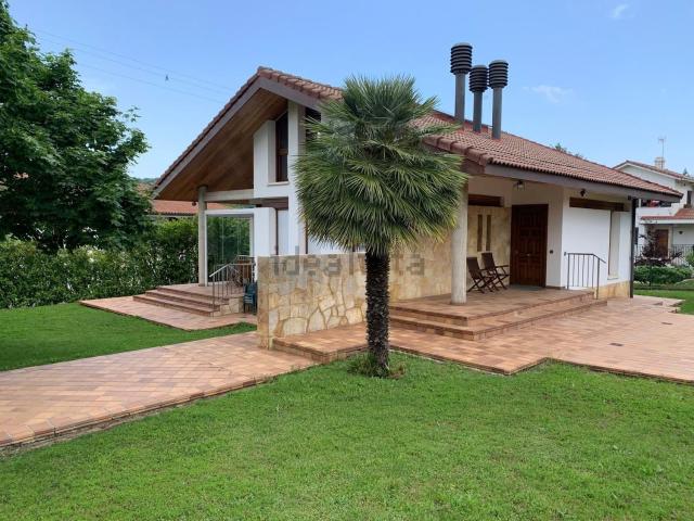 Casa en venta en Legutiano, Urrunaga