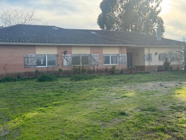Casa en venta en Cantallops, Gironès
