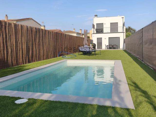 Casa en venta en Ganix, Gironès