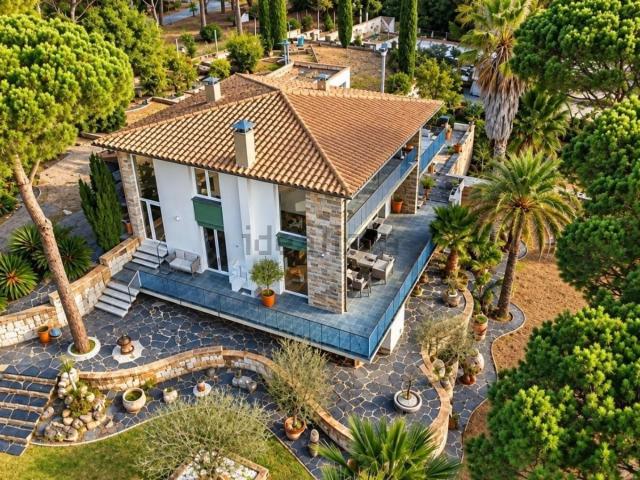 Casa en venta en Polígon industrial de les Conques, Llambilles