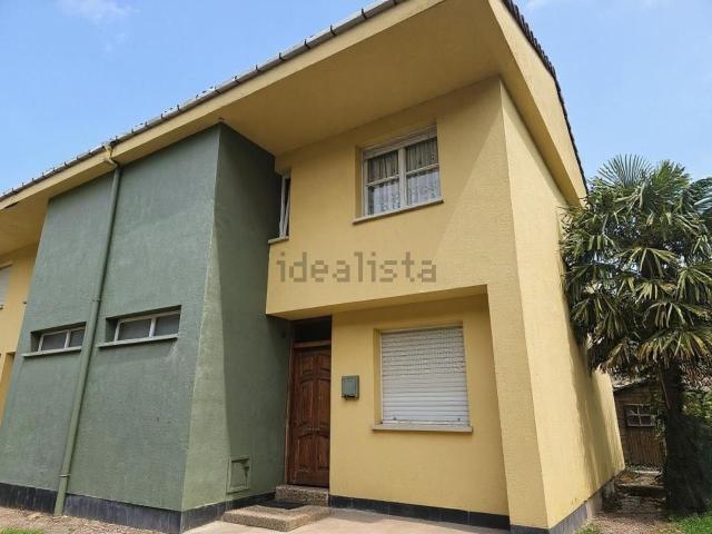 Casa en venta en Llanes, Urbanización La Barria