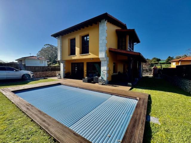 Casa en venta en Llanes, La Portiella