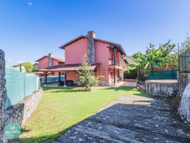 Casa en venta en Po, Llanes