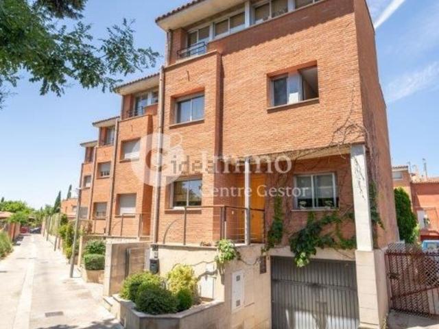 Casa en venta en Vila Montcada, Segrià