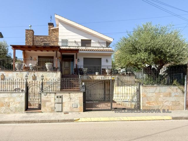 Casa en venta en Barril Xiol - Tèxtil Torres, Vallès Oriental