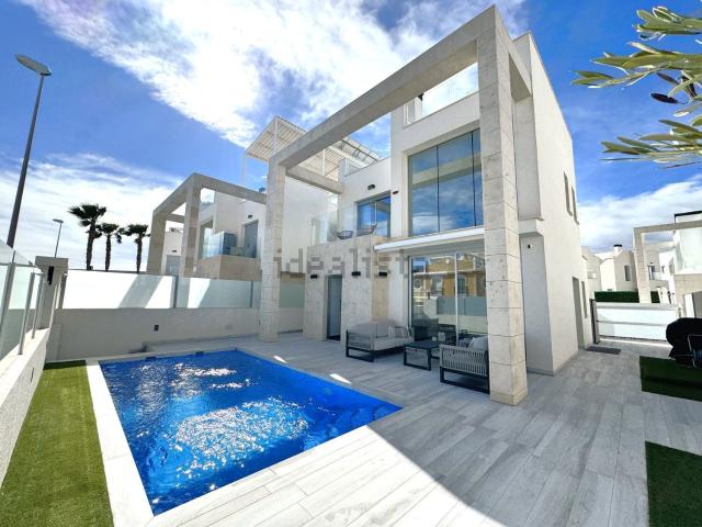 Casa en venta en Sectores La Cuerda y Lomas de Cabo Roig, Orihuela