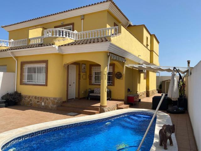 Casa en venta en Los Alcázares