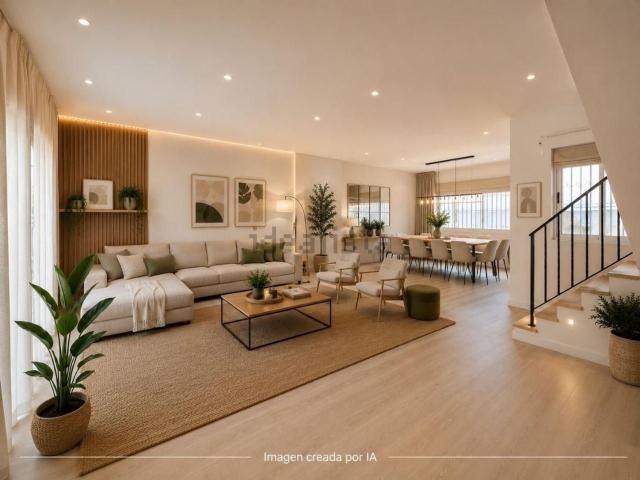 Casa en venta en Puerto de la Torre, Málaga-Costa del Sol