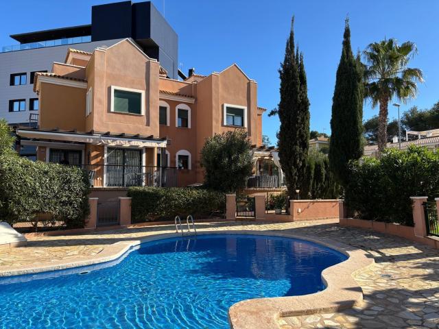 Casa en venta en Torrevieja, Urbanización Los Balcones