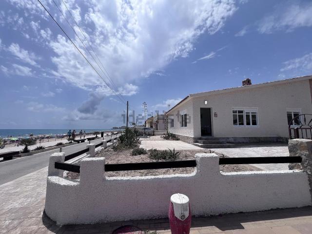 Casa en venta en Torrevieja, Valencia