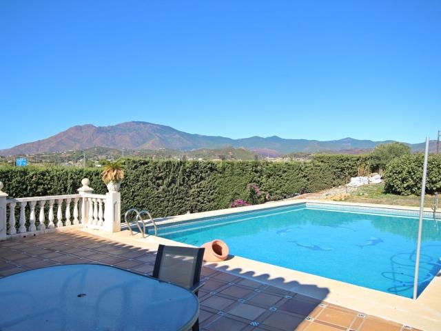 Casa en venta en Alcazaba Beach, Costa del Sol Occidental