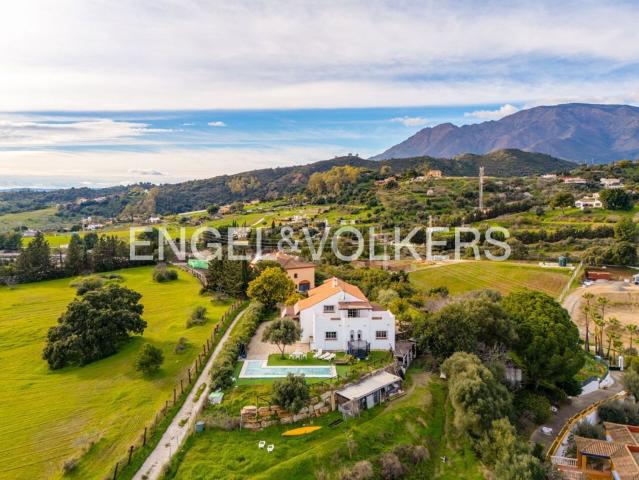 Casa en venta en Alcazaba Beach, Costa del Sol Occidental