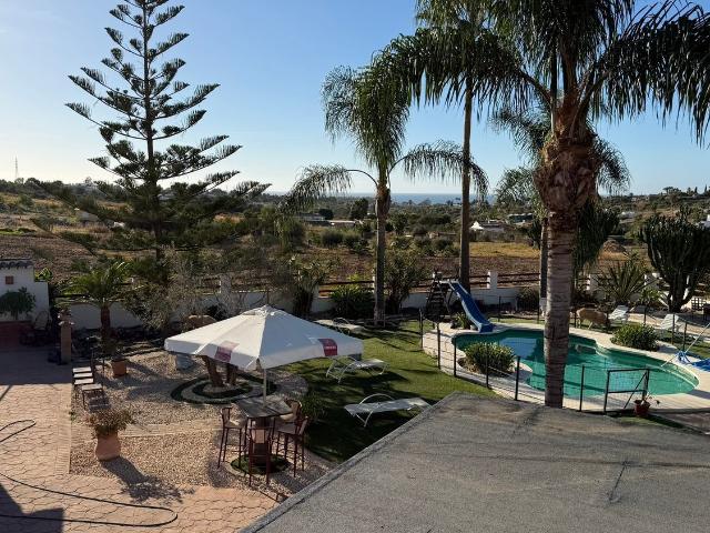 Casa en venta en Alcazaba Beach, Costa del Sol Occidental