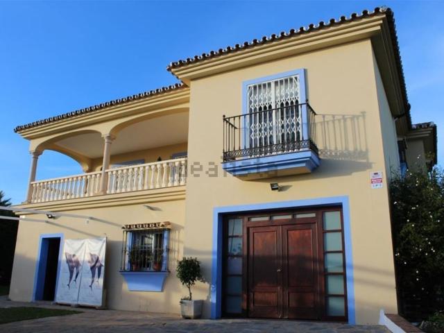 Casa en venta en Alcazaba Beach, Costa del Sol Occidental