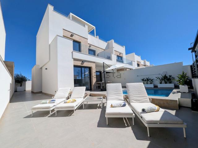 Casa en venta en Barrio de los Miras, el Baix Segura / La Vega Baja