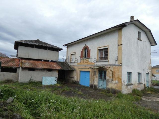 Casa en venta en Valdés, Bustu