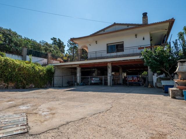 Casa en venta en Montbarbat, la Selva