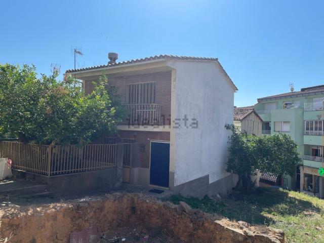 Casa en venta en Madrigal De La Vera