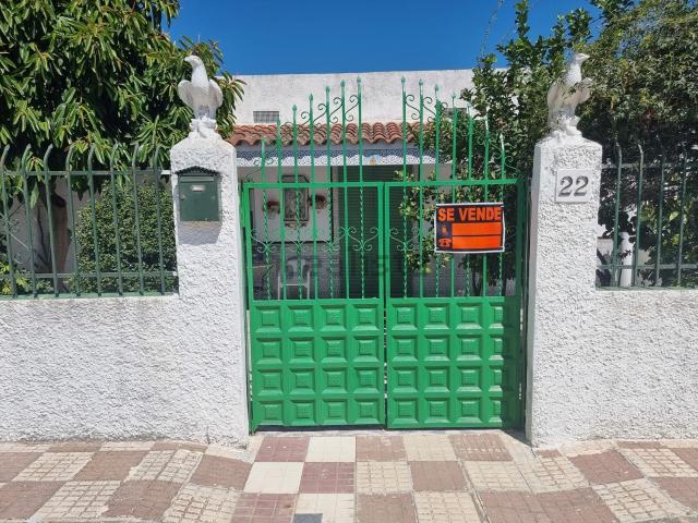 Casa en venta en Madrigalejo, Cáceres