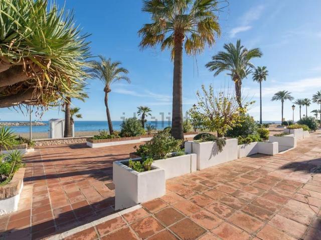 Casa en venta en Castillo de la Duquesa, Costa del Sol Occidental