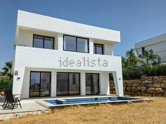 Casa en venta en Castillo de la Duquesa, Costa del Sol Occidental