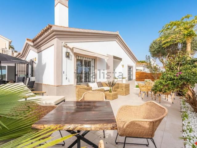 Casa en venta en Castillo de la Duquesa, Costa del Sol Occidental