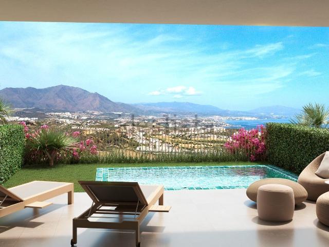 Casa en venta en Castillo de la Duquesa, Costa del Sol Occidental